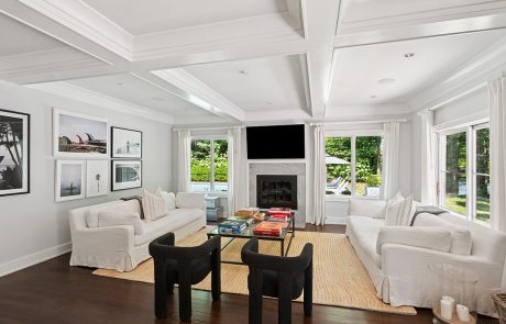 10 36-9 Bull Path Close East Hampton 0954 GreatRoom