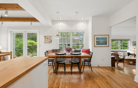 20-25 Carver St Sag Harbor 6198 KitchenDining