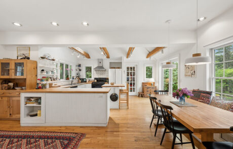 21-25 Carver St Sag Harbor 6213 KitchenDining