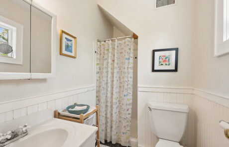 26-25 Carver St Sag Harbor 6233 PrimaryEnsuiteBath