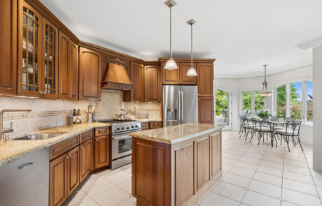 Z4-80-54 Cobb Isle Rd Water Mill 9113 1stFlrKitchenLRDR